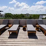 Penthouse With Private Jungle, Pool, Downtown