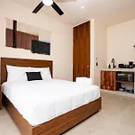 Penthouse With Private Jungle, Pool, Downtown