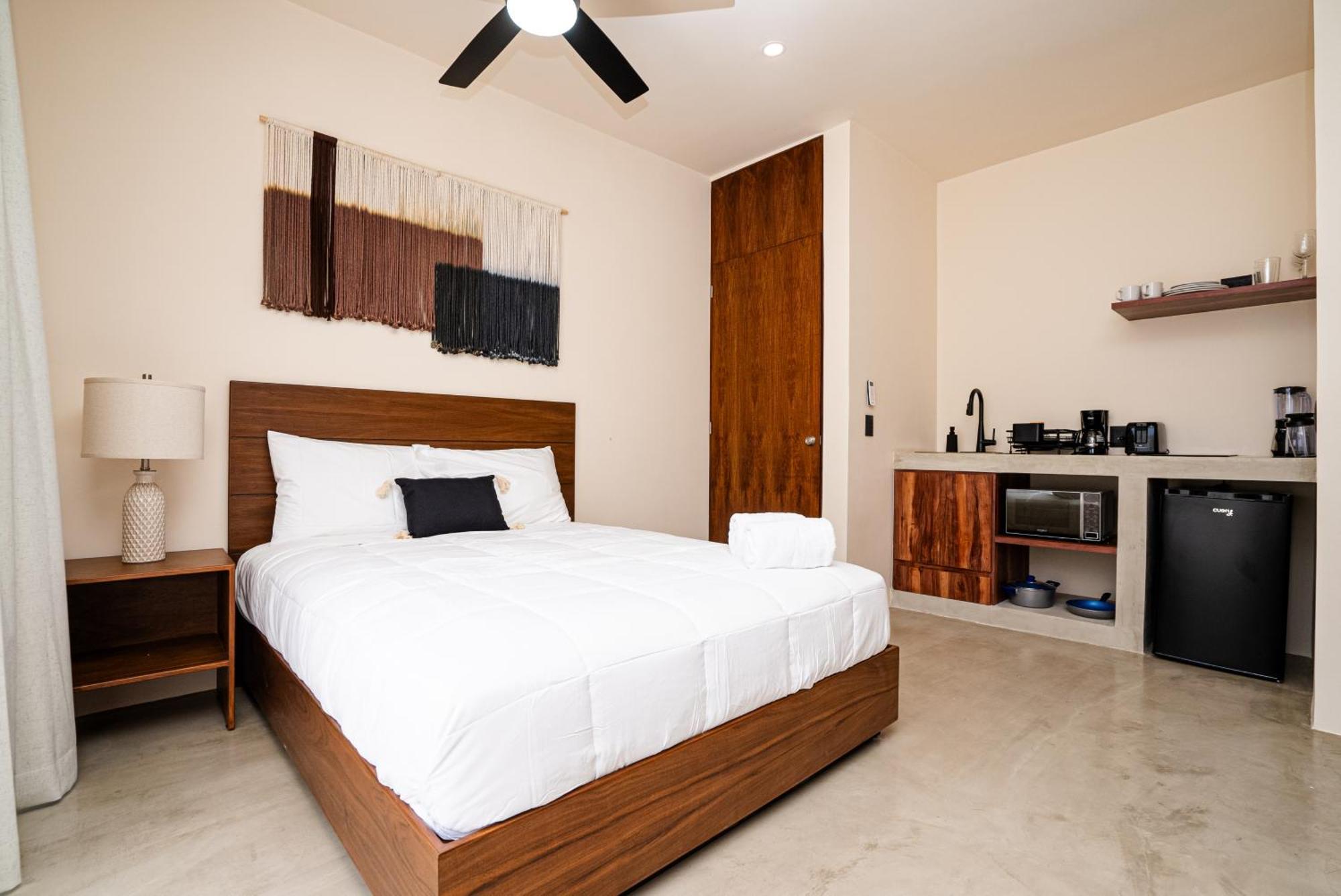 Apartment Penthouse With Private Jungle, Pool, Downtown *