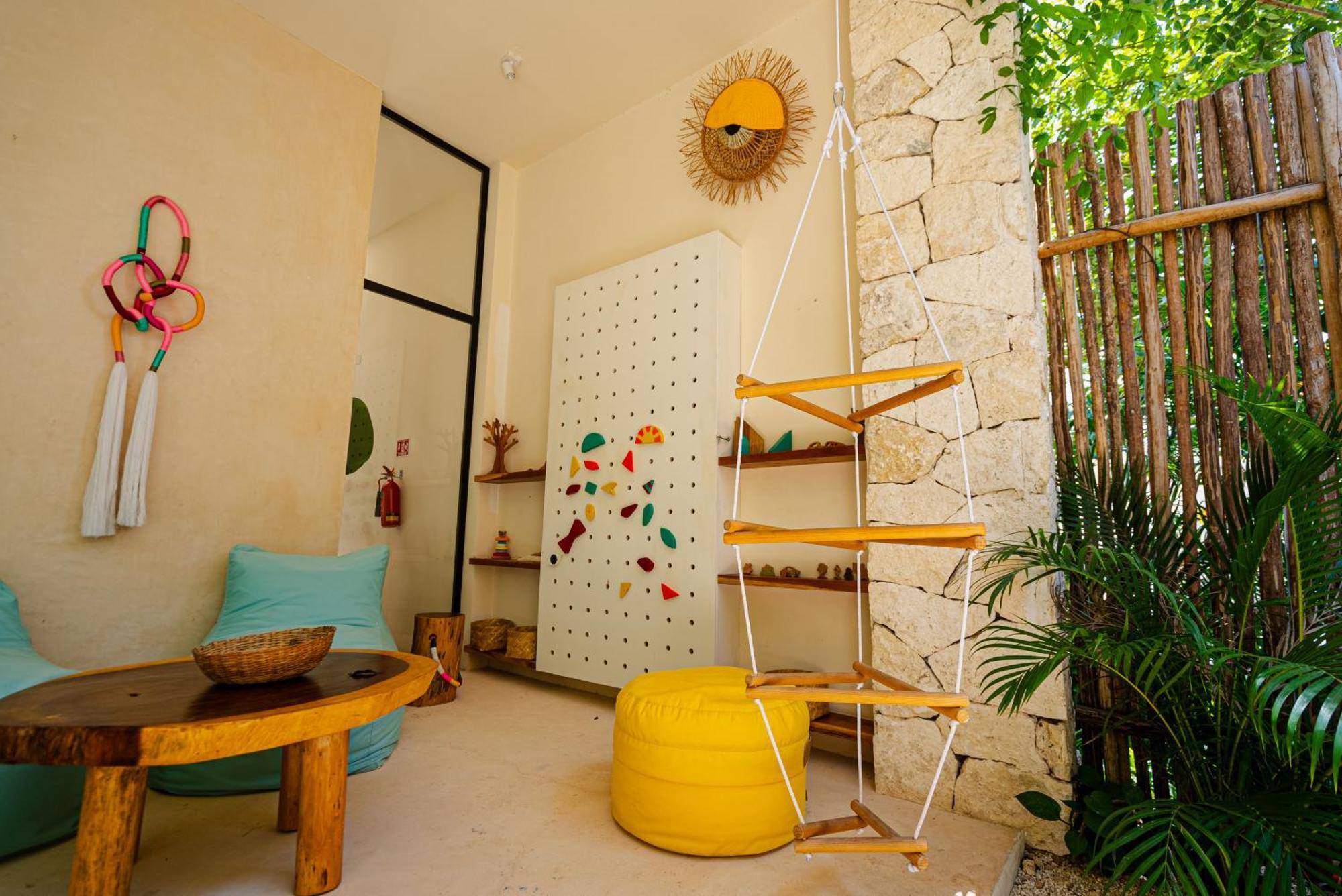 Apartment Penthouse With Private Jungle, Pool, Downtown
