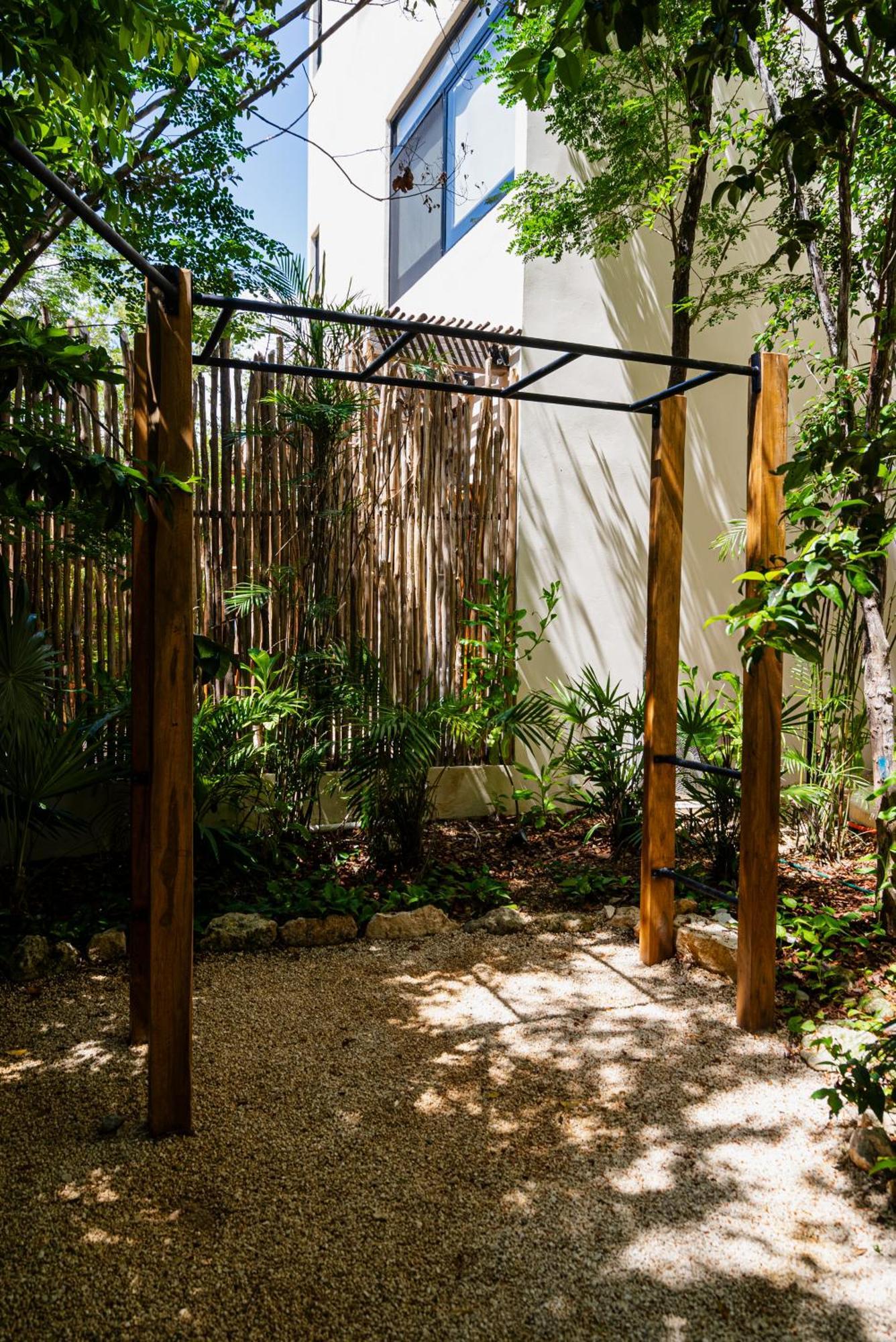 Penthouse With Private Jungle, Pool, Downtown